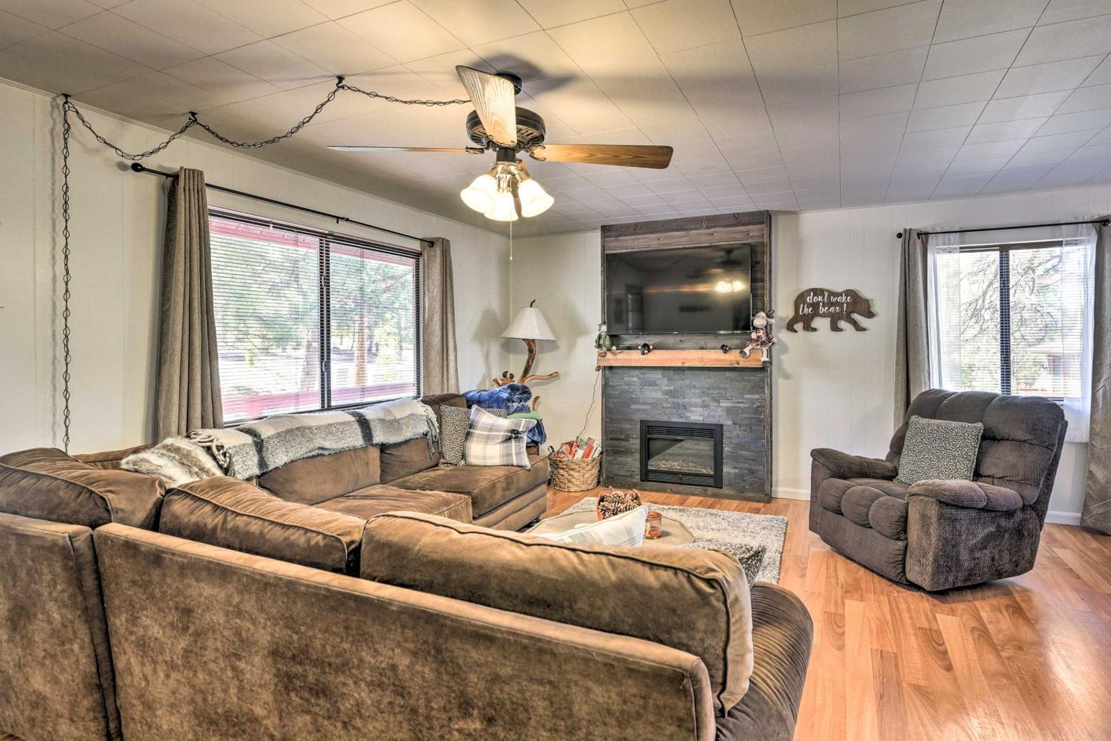Modern Cabin in Coconino National Forest with Deck! Main image 1